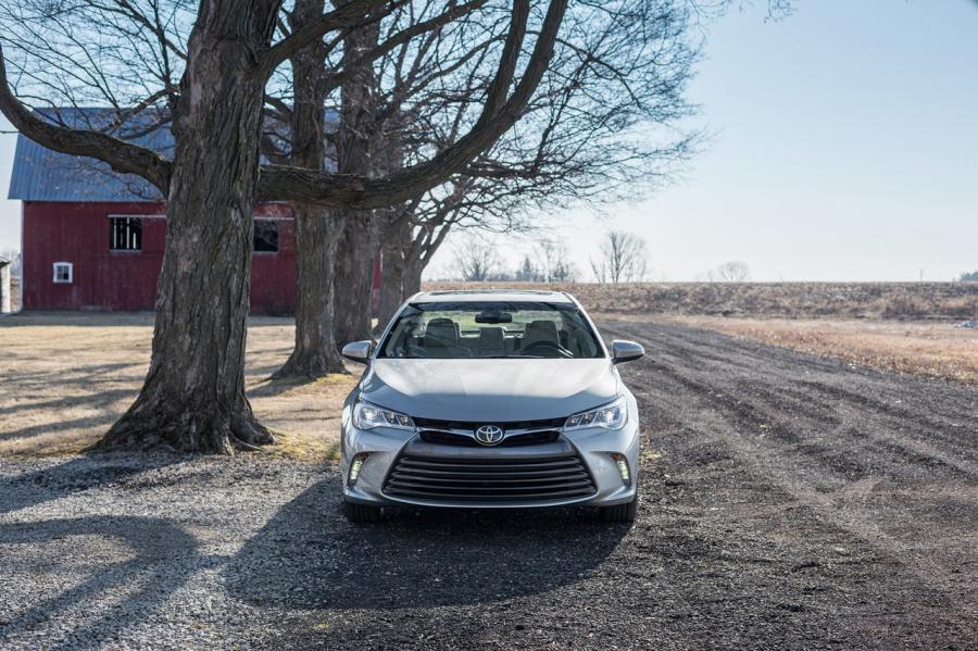  Toyota Camry 2015 года  (фото 32 из 78)